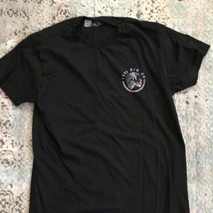 BLACK GRAPHIC TEE